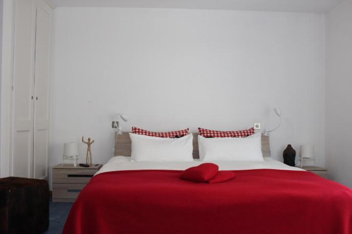 The Engstligen Apartment อาเดลโบเดิน ภายนอก รูปภาพ