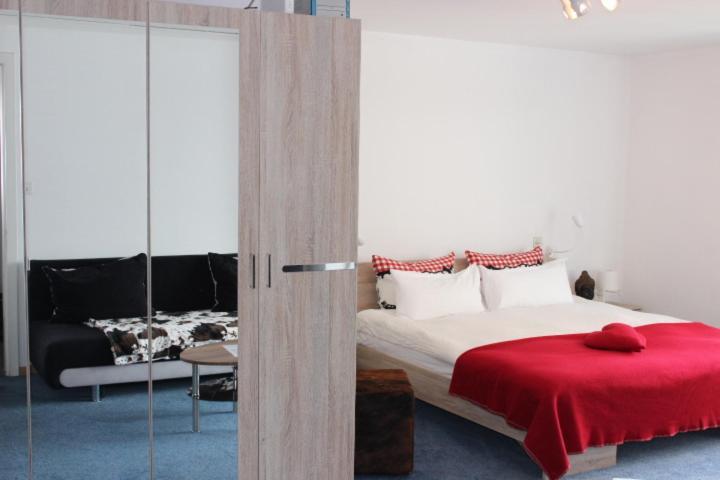 The Engstligen Apartment อาเดลโบเดิน ภายนอก รูปภาพ