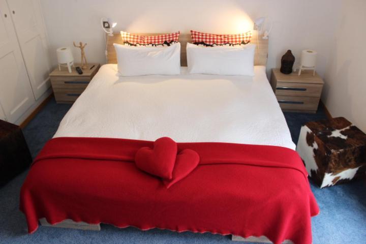 The Engstligen Apartment อาเดลโบเดิน ภายนอก รูปภาพ